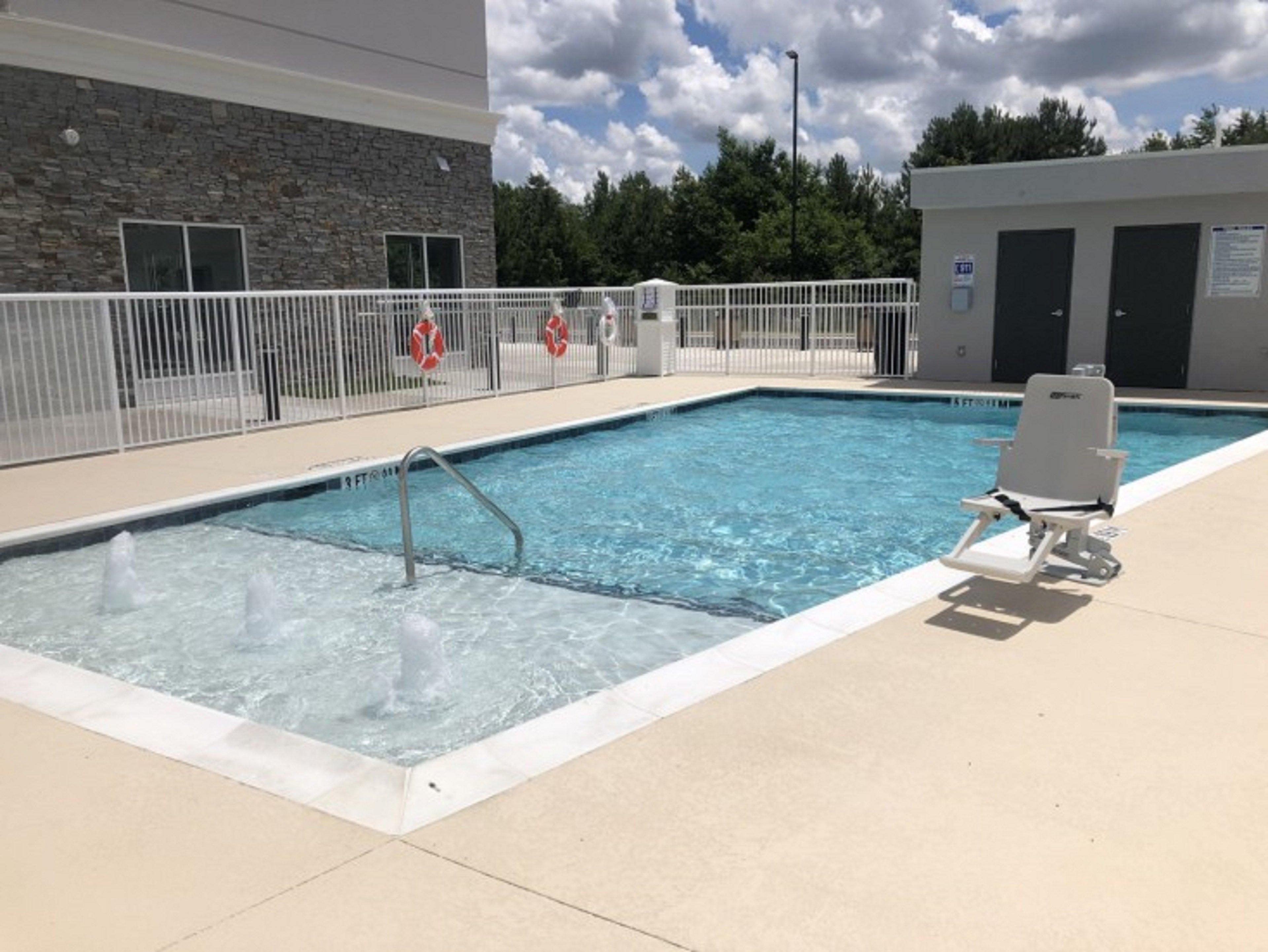 Holiday Inn & Suites - Fayetteville W-Fort Bragg Area By Ihg Kültér fotó